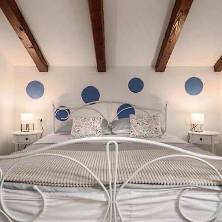 Relax In 2 Bedroom App In Old Town W/Ac And Wifi Rovinj Exterior foto