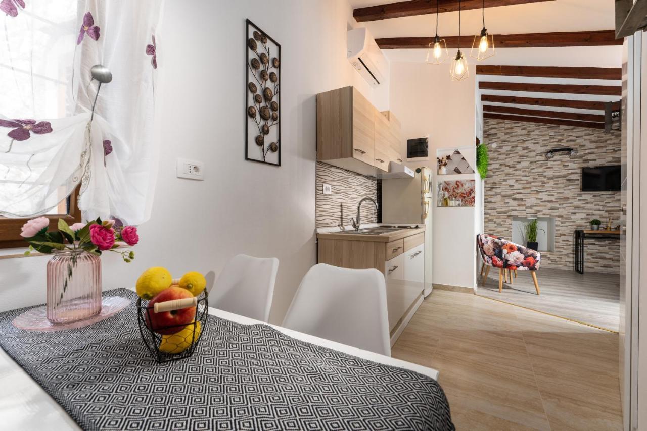Relax In 2 Bedroom App In Old Town W/Ac And Wifi Rovinj Exterior foto